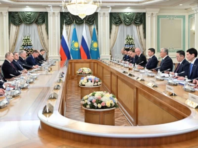 Қасым-Жомарт Тоқаев Ресей Президентімен кеңейтілген құрамда келіссөз жүргізді