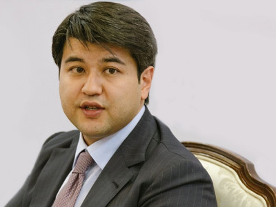 Экс-министр Бишімбаев әйелін ұрып өлтірді деген күдікпен ұсталды