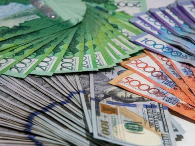 Теңгенің доллар мен еуроға қатысты бағамы белгілі болды