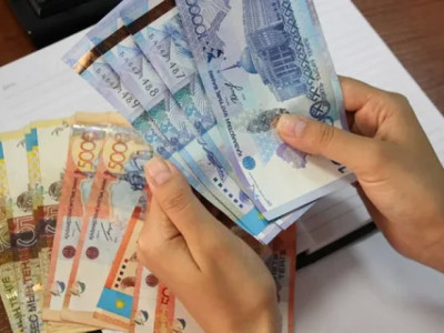Елімізде орташа жалақы 350 мың теңгеден асты