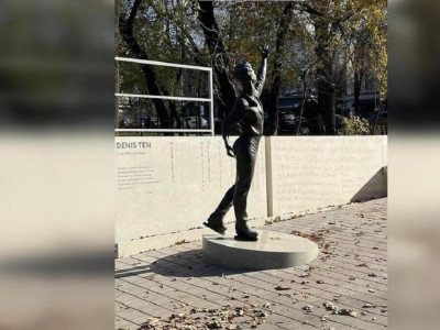 Денис Теннің ескерткішін бүлдірген күдікті ұсталды