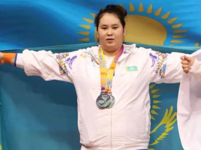 Айсамал Сансызбаева ауыр атлетикадан әлем чемпионатында жүлдегер атанды