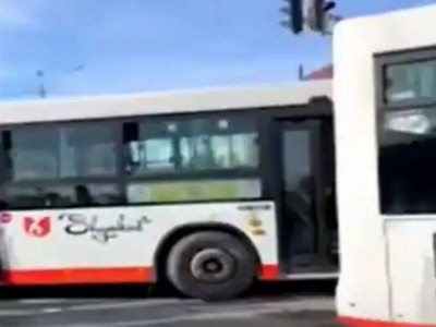 Шымкентте жолға таласқан автобустар апатқа ұшырады