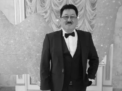 Танымал әнші Ақжол Мейірбеков дүниеден өтті
