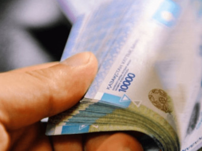 Алматыда мектептің бас есепшісі бір жылда 46 млн теңге жымқырған