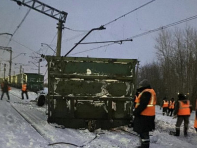 Петропавлда тепловоз бен пойыз соқтығысты