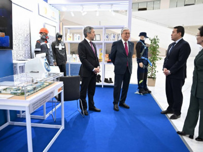 Президент отандық компаниялардың өнімдері қойылған көрмемен танысты