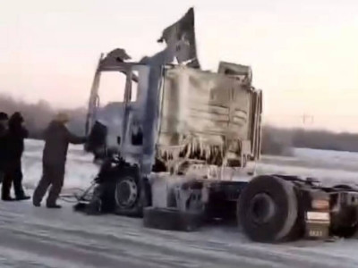 Ақмола облысындағы автожолда 18 тонна жұмыртқа тиелген фура жанып кетті