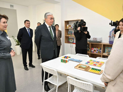 Президент жемқорлардан тәркіленген қаржыға салынған мектепті аралап көрді
