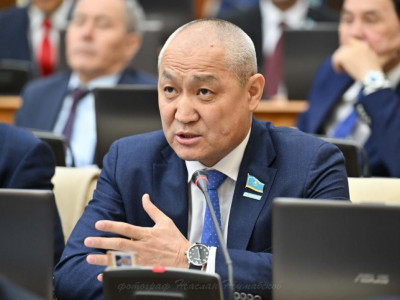 Өндірісте суды қайта пайдалану мәселесін заңмен шегелеп, міндеттеу керек – Еділ Жаңбыршин