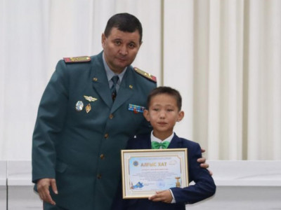 10 жастағы бала дәретханаға түсіп кеткен бауырын құтқарып қалды