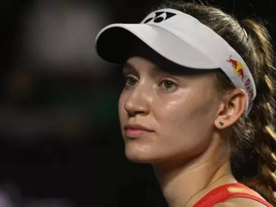Елена Рыбакина әлемнің бірінші ракеткасын жеңді