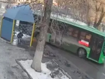Алматы облысында мас ер адам автобусты ұрлап, жол апатына ұшырады