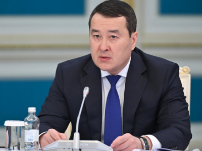 Әлихан Смайылов қазақстандықтарды Жаңа жыл мерекесімен құттықтады