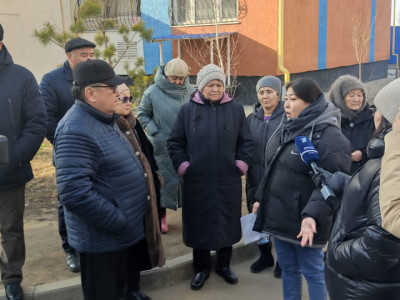 Мәжіліс депутаты Алматыдағы «Мәдениет» тұрғын үй кешенінің тұрғындарымен кездесті