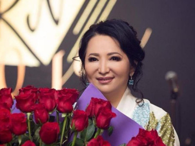 «Неге саған ұқсамаған?»: Қайрат Нұртастың анасы тұңғыш немересіне жазба арнады