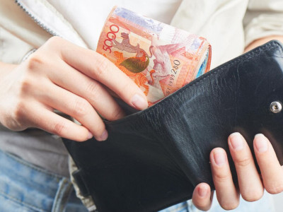 Жалақыңыз айдың аяғына дейін жетсін десеңіз: Қаржыны қадағалаудың 10 тәсілі