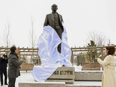 Алматыда Ататүрікке арналған ескерткіш ашылды