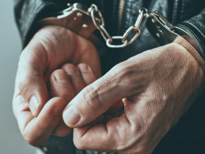 Өскемен тұрғыны күшіктерді балталап тастаған