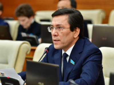 Депутат мемлекетке қайтарылған қаражаттың бір бөлігін тұрғын үй мәселесін реттеуге жұмсауды ұсынды