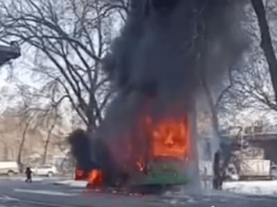 Алматыда автобус өртенді