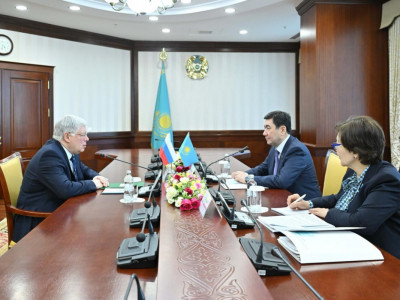 Мәжіліс спикері Ресейдің Қазақстандағы Елшісімен кездесті