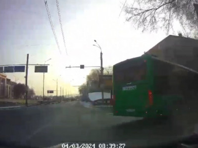 Алматыда ана мен баланы автобус қағып кетті