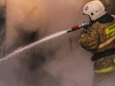 Шымкентте жер үй өртеніп, бір адамды күйік шалды