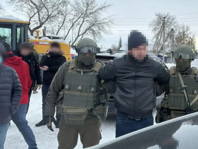 Ақмола облысында кәсіпкерлерден ақша бопсалаған 2 адам ұсталды