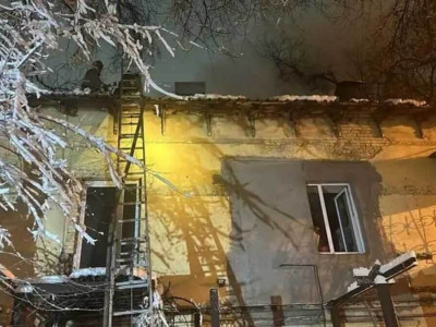 Алматыда екіқабатты тұрғын үй өртенді