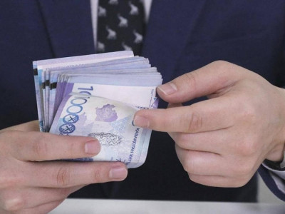 Бұрынғы сот орындаушысы 6 млн теңге жымқырған