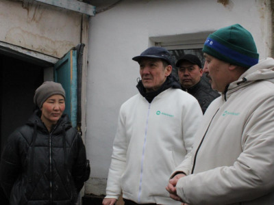 Мәжіліс депутаттары су тасқынынан зардап шеккен өңірлерге барды