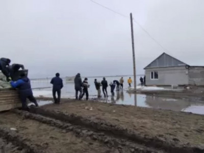 Ақтөбе облысында 10 жастағы бала еріген қар суына батып кетті