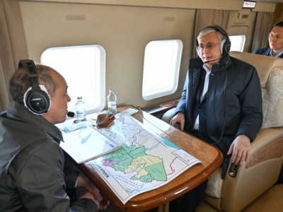 Президент Батыс Қазақстан облысының су басқан аумақтарын тікұшақпен аралады