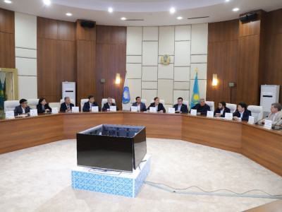 «Жүректен жүрекке»: ҚХА-ның республикалық және өңірлік штабтарының бірлескен отырысы өтті