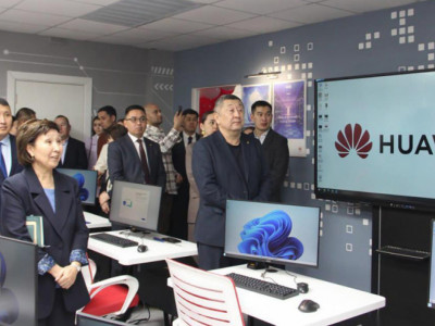 Huawei компаниясы Талдықорғанда академия ашты