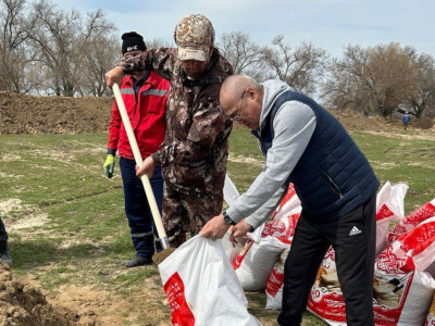 Ерлан Қошанов: Депутаттар тасқын судың беті қайтқанша өңірлерде болады