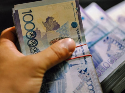 Степногорск қаласында банк директоры мен кассир 255 миллион теңге жымқырған