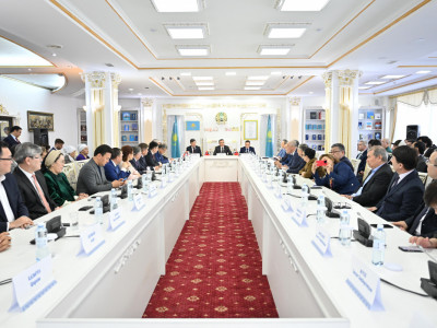 Бес кітаптың таныстырылымы өтті