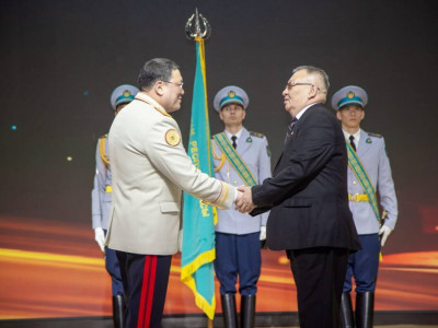 31 жылдан соң жеткен марапат: Ерлікпен қаза тапқан полицейдің есімі ұлықталды