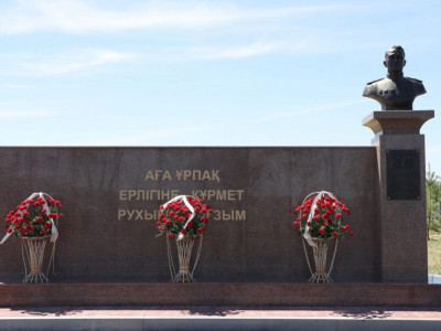 Талдықорған авиабазасына даңқты ұшқыш Сергей Луганскийдің есімі берілді