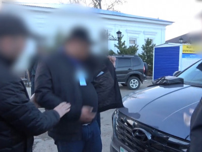 10 млн теңге пара алған әкімнің орынбасары ұсталды