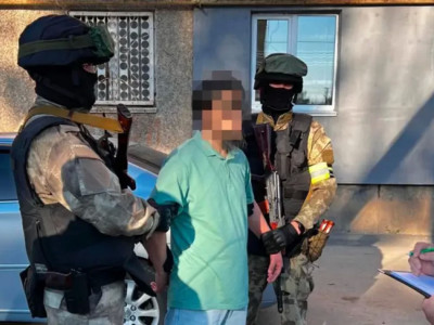 ҰҚК терроризмді насихаттады деген күдікпен БҚО тұрғынын ұстады (ВИДЕО)