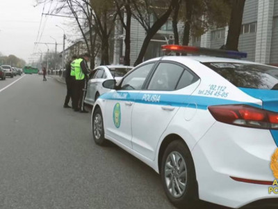 Желіде тараған видеодан кейін Алматыда полицейлердің үстінен іс қозғалды