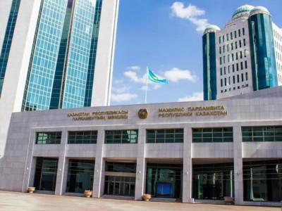 Депутаттар жаңа заң жобаларын жұмысқа алды