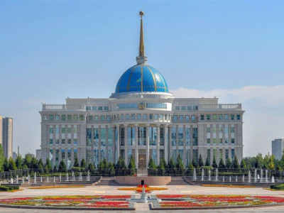 Мемлекет басшысы Мұрат Әуезовтің отбасы мен жақындарына көңіл айтты