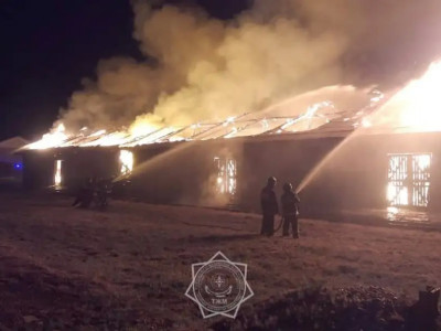 Семейде селитра сақтайтын үлкен қойма өртенді