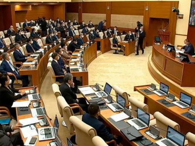 Парламент депутаттары каникулға кетті