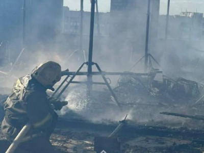 Қарағандыда салынып жатқан ғимарат өртеніп кетті
