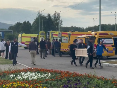 Өскемен халқы селден қаза тапқан балаларды ақтық сапарға шығарып салды (ВИДЕО)